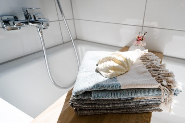 Strandtuch & Badetuch "Ecobain Rugged Towel" black lavender – Bild 7